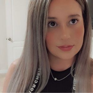 Meet your Posher, Adelle